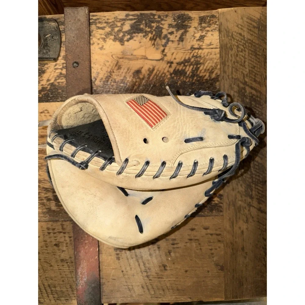 Worth Liberty Baseball Catcher Mitt America Model WLCM RHT 32